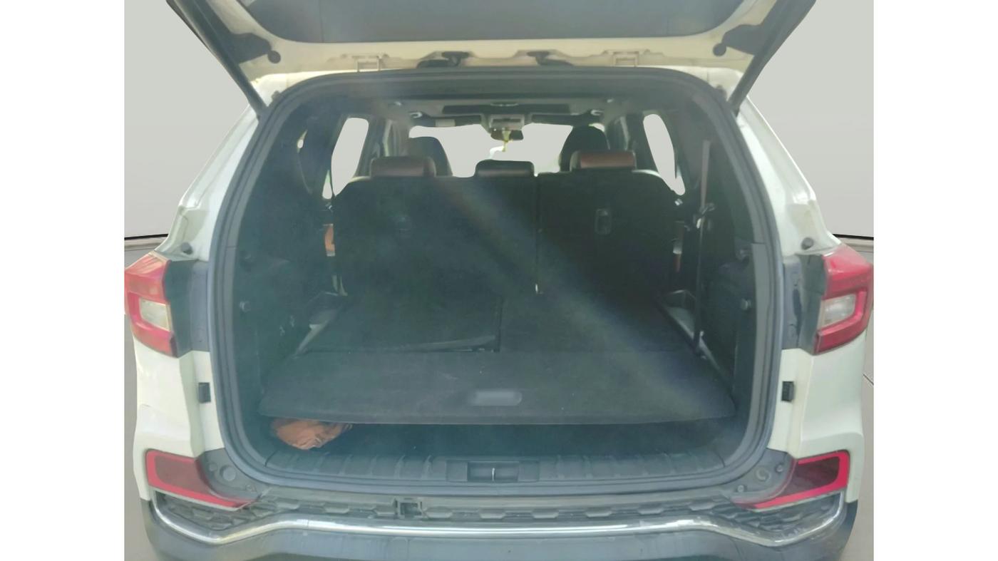 2019 Mahindra ALTURAS G4 4WD AT, Diesel, Automatic, 1,61,315 km, exterior
