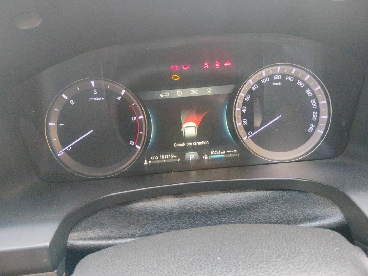2019 Mahindra ALTURAS G4 4WD AT, Diesel, Automatic, 1,61,315 km, interior