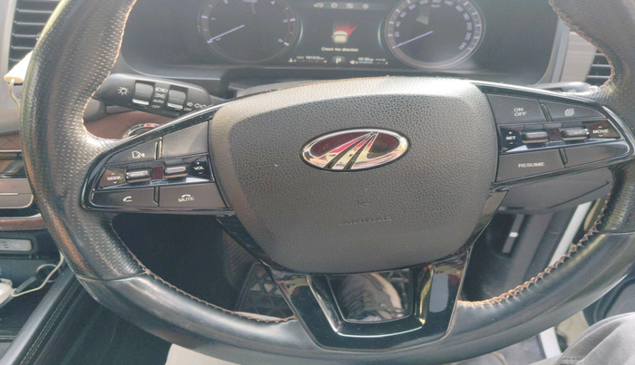 2019 Mahindra ALTURAS G4 4WD AT, Diesel, Automatic, 1,61,315 km, interior