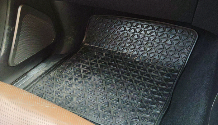 2019 Mahindra ALTURAS G4 4WD AT, Diesel, Automatic, 1,61,315 km, interior