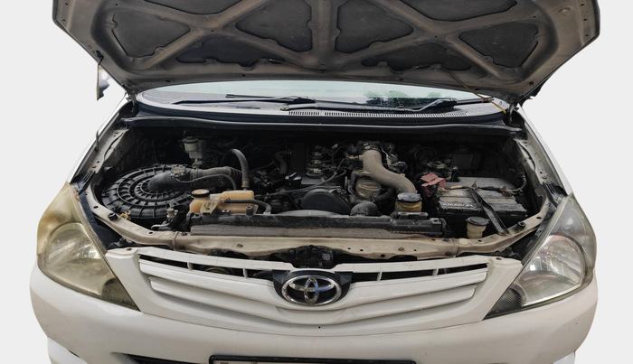 2011 Toyota Innova G1 2.5, Diesel, Manual, 2,53,780 km, exterior