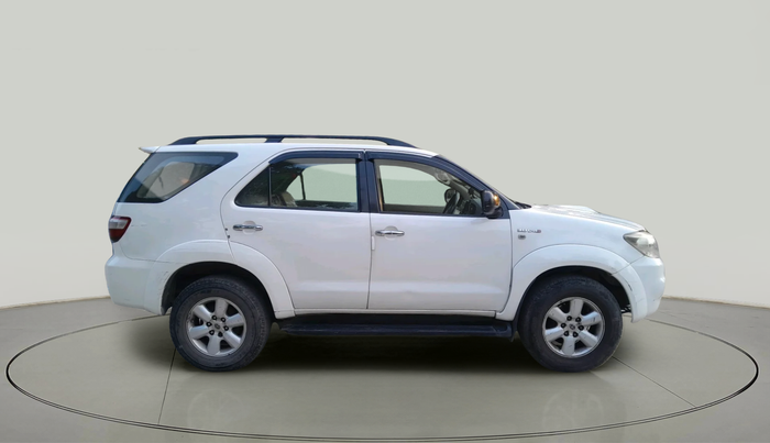 2010 Toyota Fortuner 3.0 4X4 MT, Diesel, Manual, 1,81,744 km, exterior