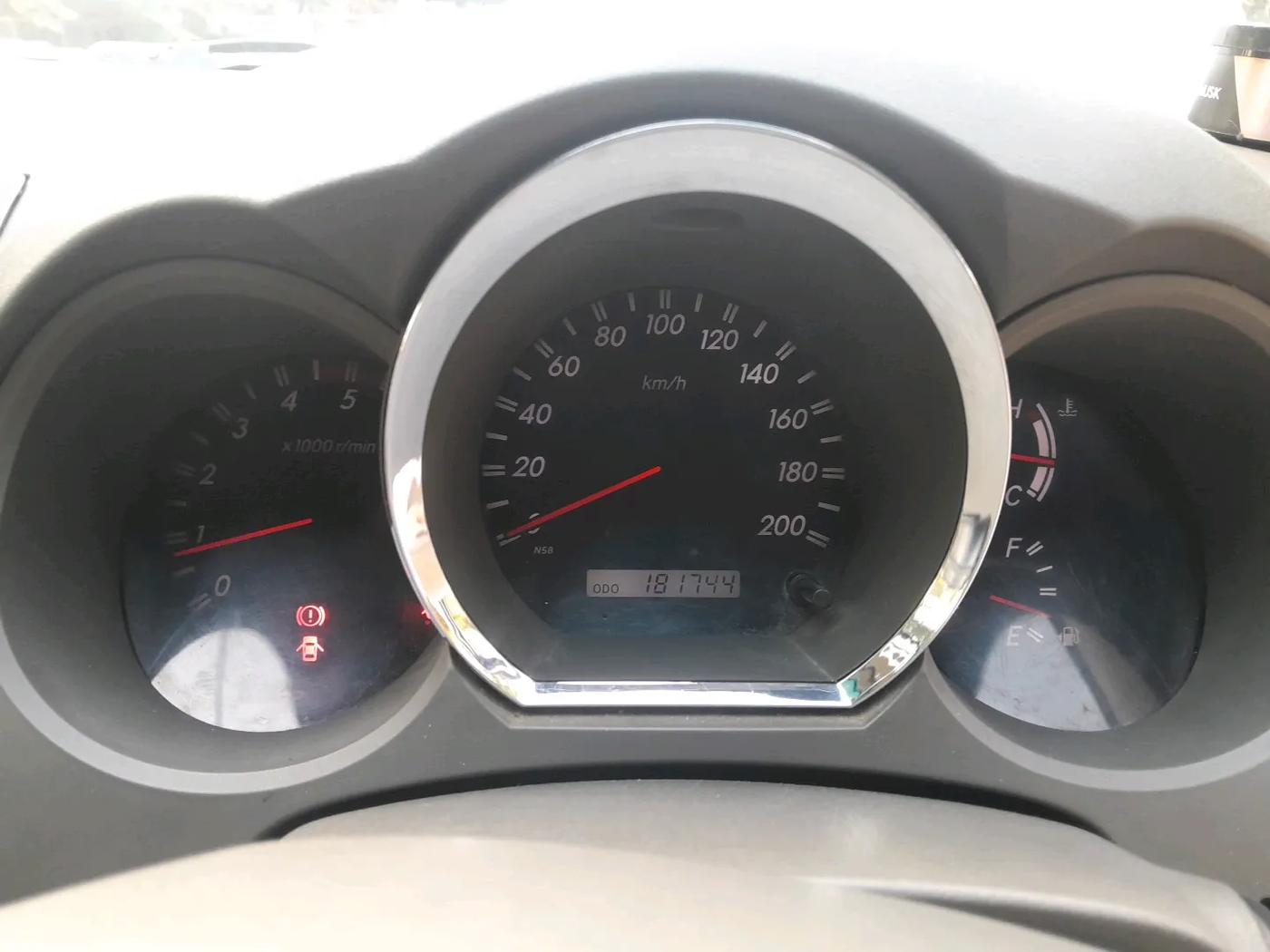 2010 Toyota Fortuner 3.0 4X4 MT, Diesel, Manual, 1,81,744 km, interior