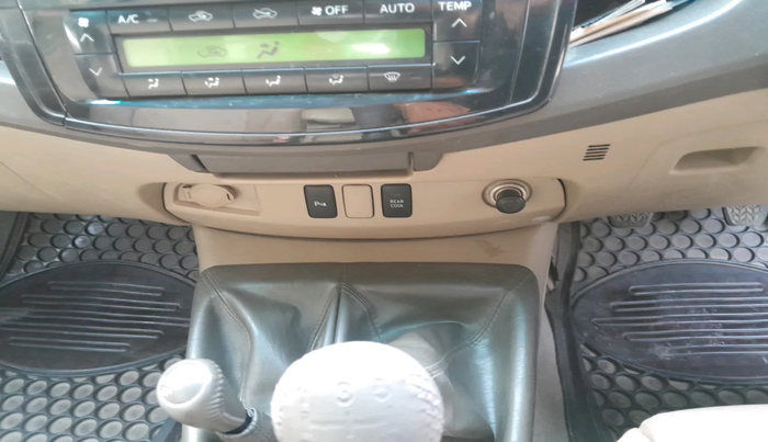 2010 Toyota Fortuner 3.0 4X4 MT, Diesel, Manual, 1,81,744 km, interior