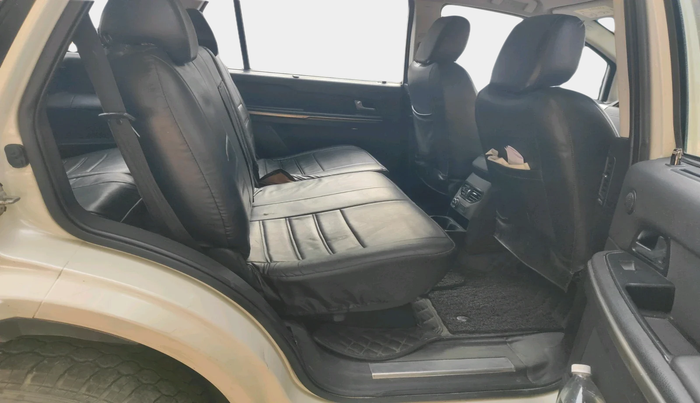 2017 Tata Hexa XM 4X2 7 STR, Diesel, Manual, 1,06,622 km, interior