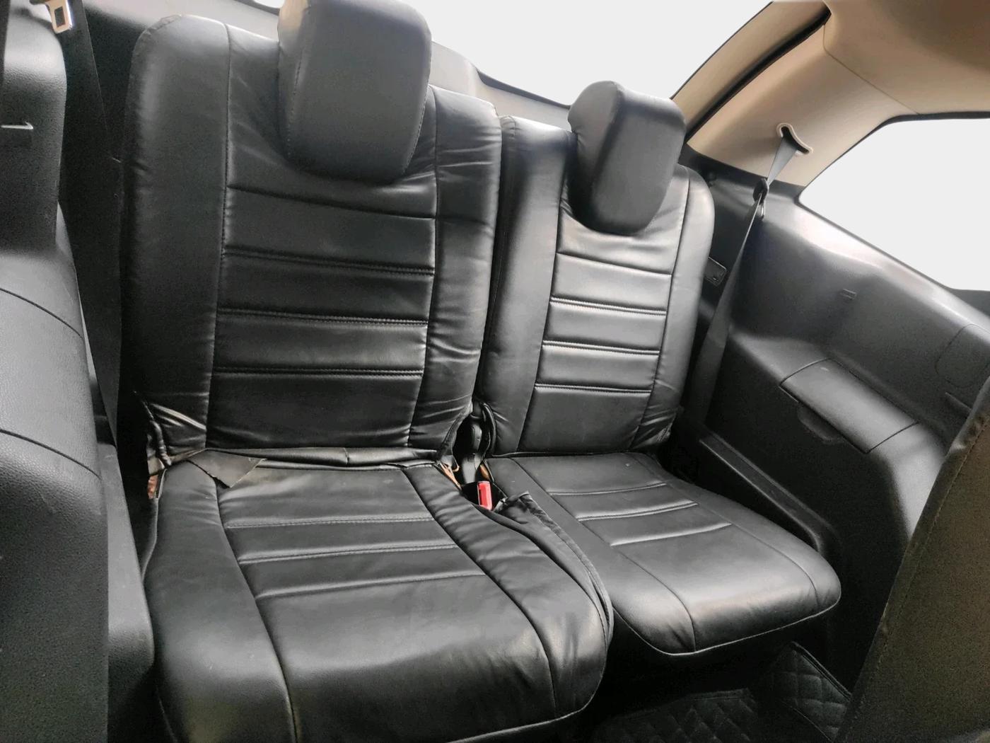 2017 Tata Hexa XM 4X2 7 STR, Diesel, Manual, 1,06,622 km, interior