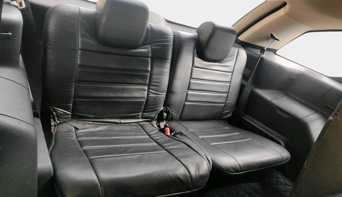 2017 Tata Hexa XM 4X2 7 STR, Diesel, Manual, 1,06,622 km, interior