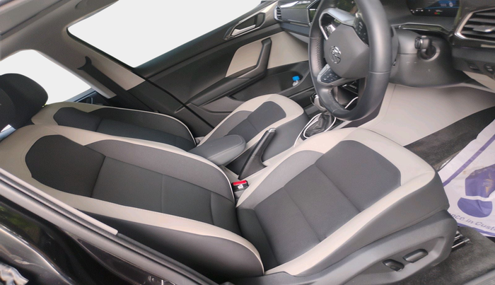 2024 Volkswagen TAIGUN TOPLINE 1.0 TSI AT, Petrol, Automatic, 3,074 km, interior
