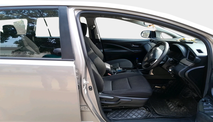 2022 Toyota Innova Crysta 2.7 GX AT 7 STR, Petrol, Automatic, 40,508 km, interior