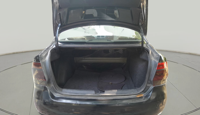 2013 Volkswagen Vento HIGHLINE 1.6 MPI, Petrol, Manual, 60,514 km, exterior