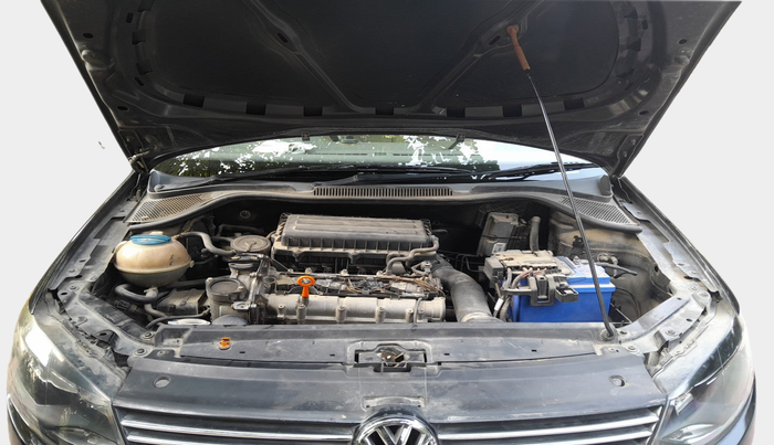 2013 Volkswagen Vento HIGHLINE 1.6 MPI, Petrol, Manual, 60,514 km, exterior