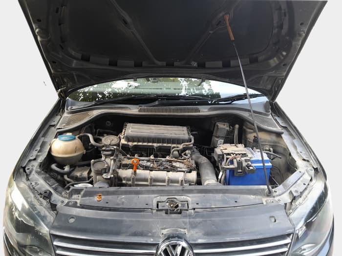 2013 Volkswagen Vento HIGHLINE 1.6 MPI, Petrol, Manual, 60,514 km, exterior