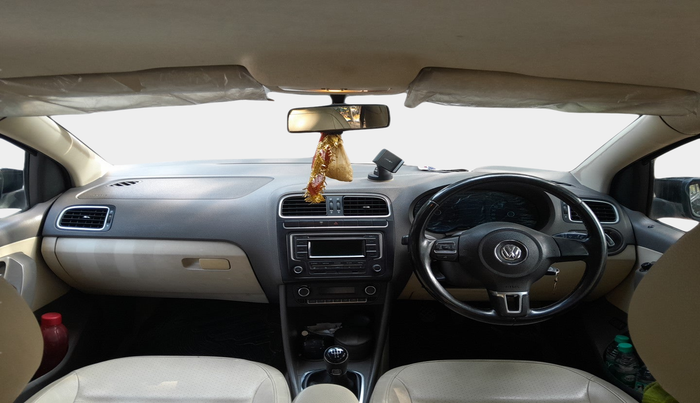 2013 Volkswagen Vento HIGHLINE 1.6 MPI, Petrol, Manual, 60,514 km, interior