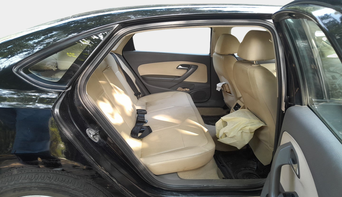 2013 Volkswagen Vento HIGHLINE 1.6 MPI, Petrol, Manual, 60,514 km, interior