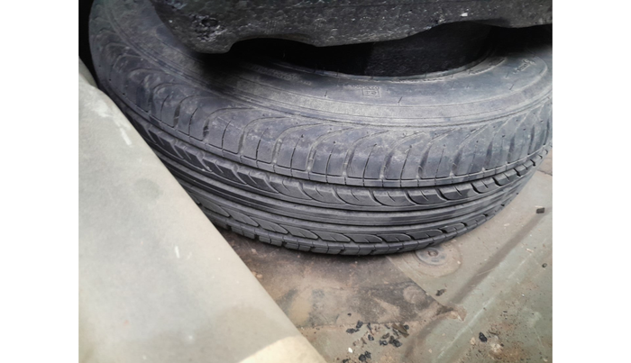 2013 Volkswagen Vento HIGHLINE 1.6 MPI, Petrol, Manual, 60,514 km, tyre