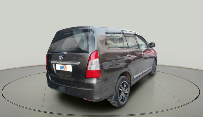 2012 Toyota Innova 2.5 GX 7 STR, Diesel, Manual, 1,44,547 km, exterior