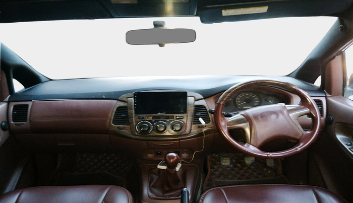 2012 Toyota Innova 2.5 GX 7 STR, Diesel, Manual, 1,44,547 km, interior