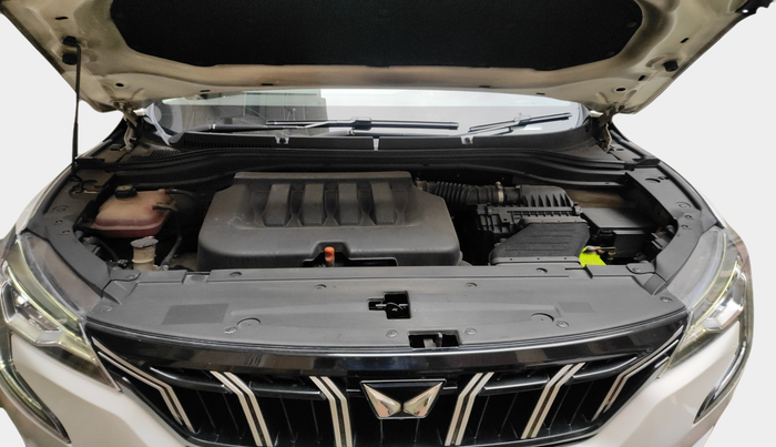 2021 Mahindra XUV700 AX 5 D MT 7 STR, Diesel, Manual, 82,405 km, exterior