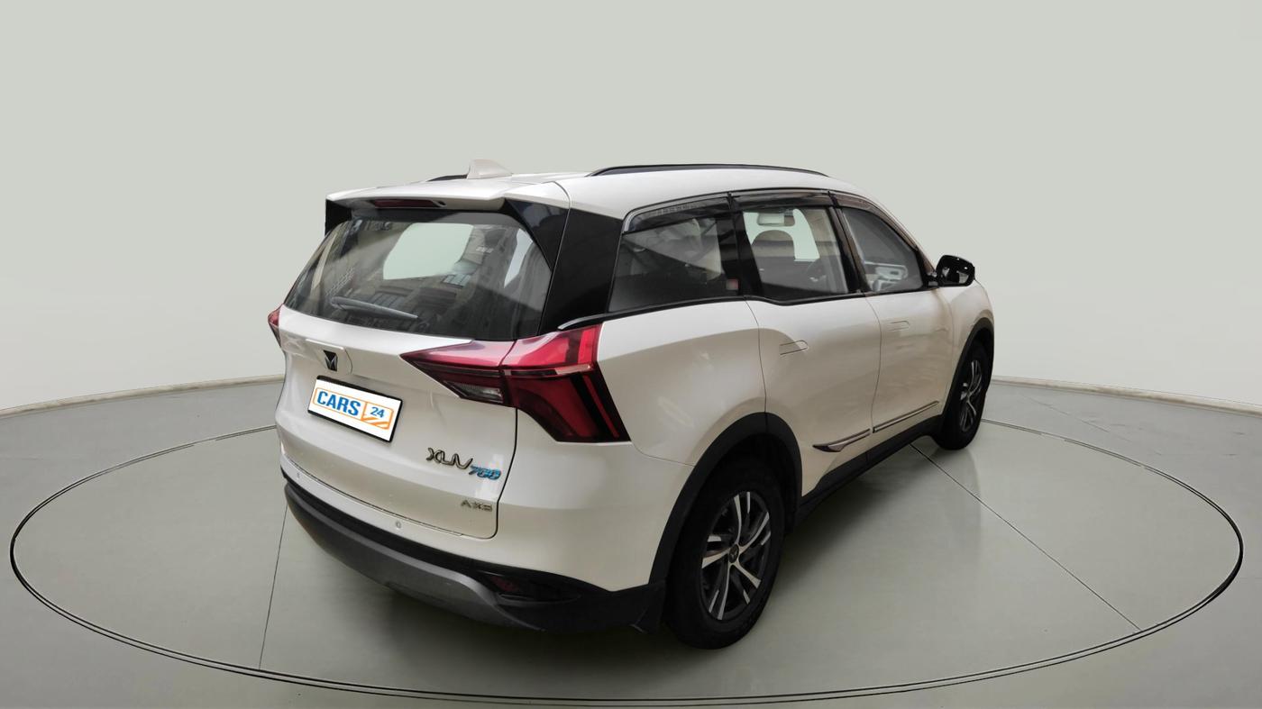 2021 Mahindra XUV700 AX 5 P MT 7 STR, Petrol, Manual, 82,405 km, exterior