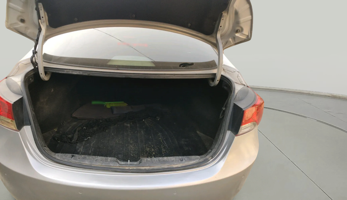 2014 Hyundai New Elantra 1.6 SX MT DIESEL, Diesel, Manual, 1,03,614 km, exterior