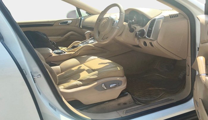 2012 Porsche Cayenne DIESEL, Diesel, Automatic, 92,501 km, interior