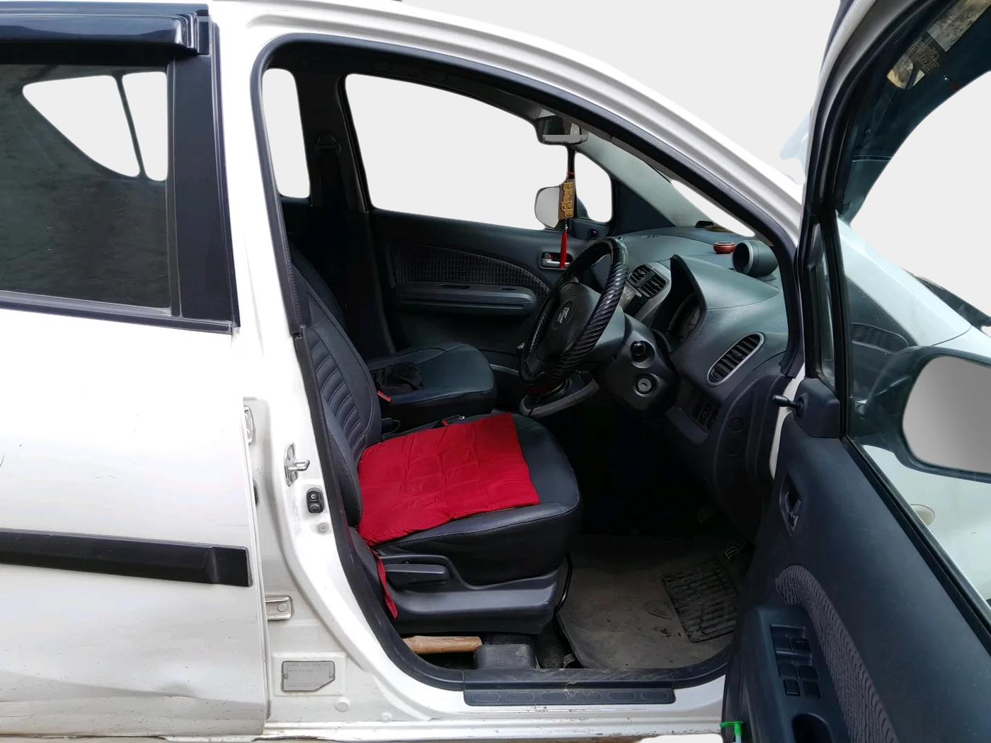 2013 Maruti Ritz VDI, Diesel, Manual, 1,17,732 km, interior