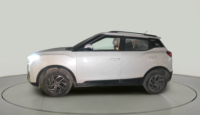 2022 Mahindra XUV300 W8 (O) 1.5 DIESEL, Diesel, Manual, 21,485 km, exterior