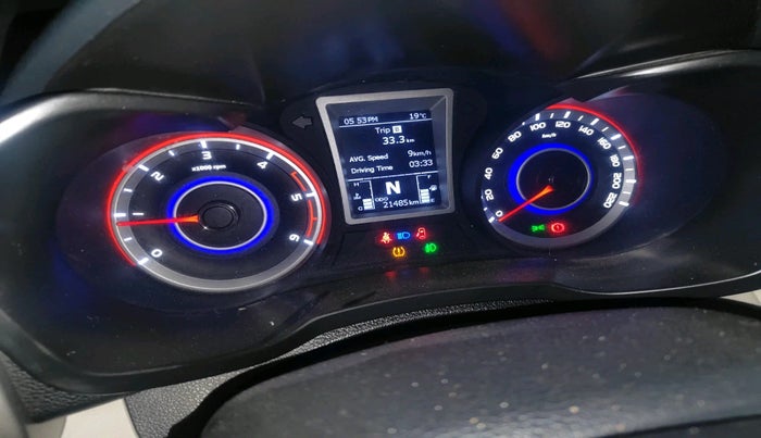 2022 Mahindra XUV300 W8 (O) 1.5 DIESEL, Diesel, Manual, 21,485 km, interior