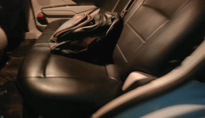 2022 Mahindra XUV300 W8 (O) 1.5 DIESEL, Diesel, Manual, 21,485 km, interior