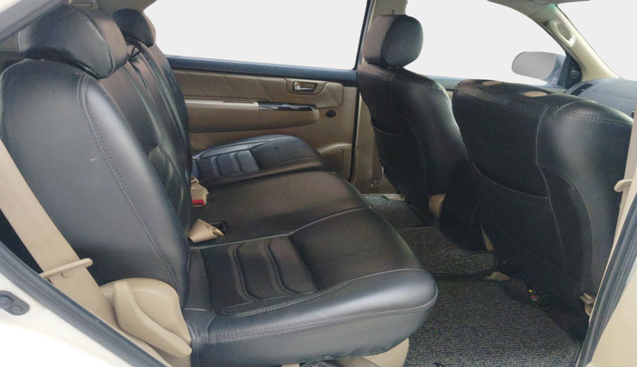 2014 Toyota Fortuner 3.0 4X2 AT, Diesel, Automatic, 63,886 km, interior