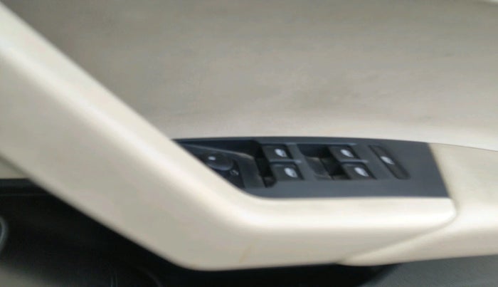 2023 Volkswagen VIRTUS TOPLINE TSI 1.0 AT, Petrol, Automatic, 39,571 km, interior