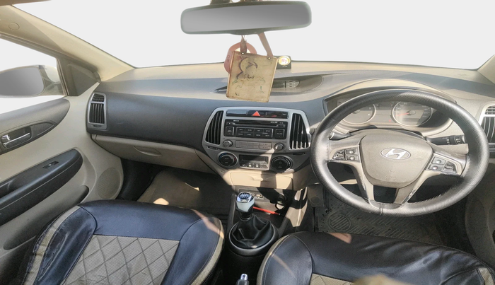 2014 Hyundai i20 SPORTZ 1.4 CRDI, Diesel, Manual, 2,14,016 km, interior