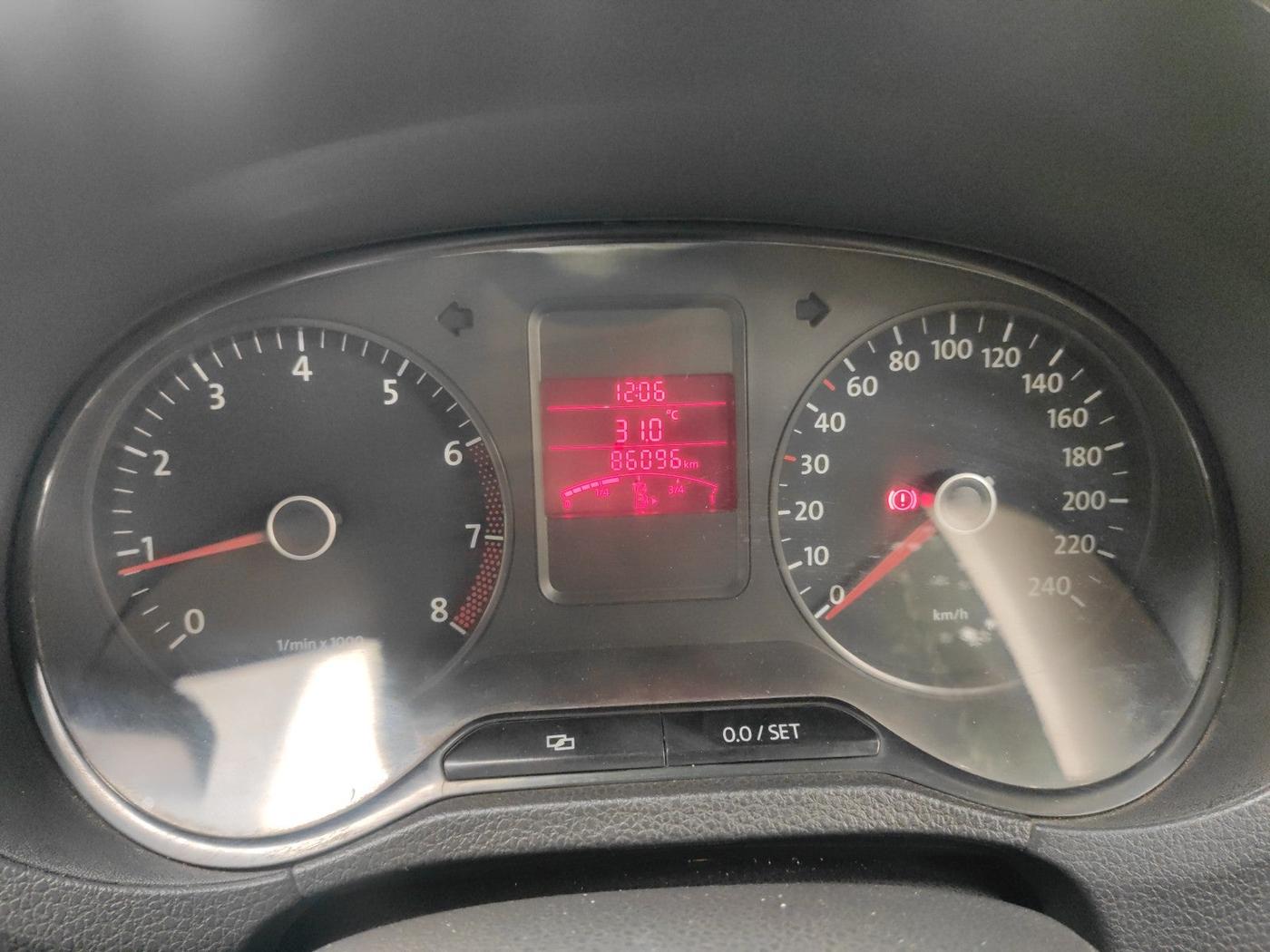 2011 Volkswagen Polo TRENDLINE 1.2L PETROL, Petrol, Manual, 86,096 km, interior
