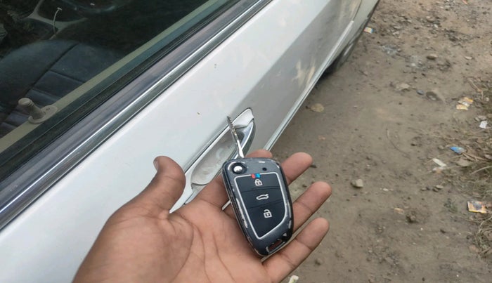 2011 Chevrolet Optra Magnum LT 2.0 TCDI, Diesel, Manual, 1,50,432 km, interior