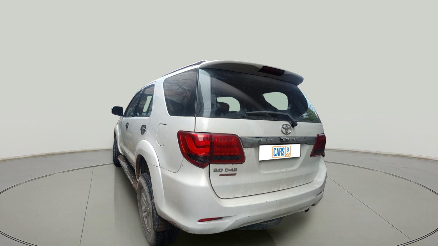 2013 Toyota Fortuner 3.0 4X2 AT, Diesel, Automatic, 1,28,000 km, exterior