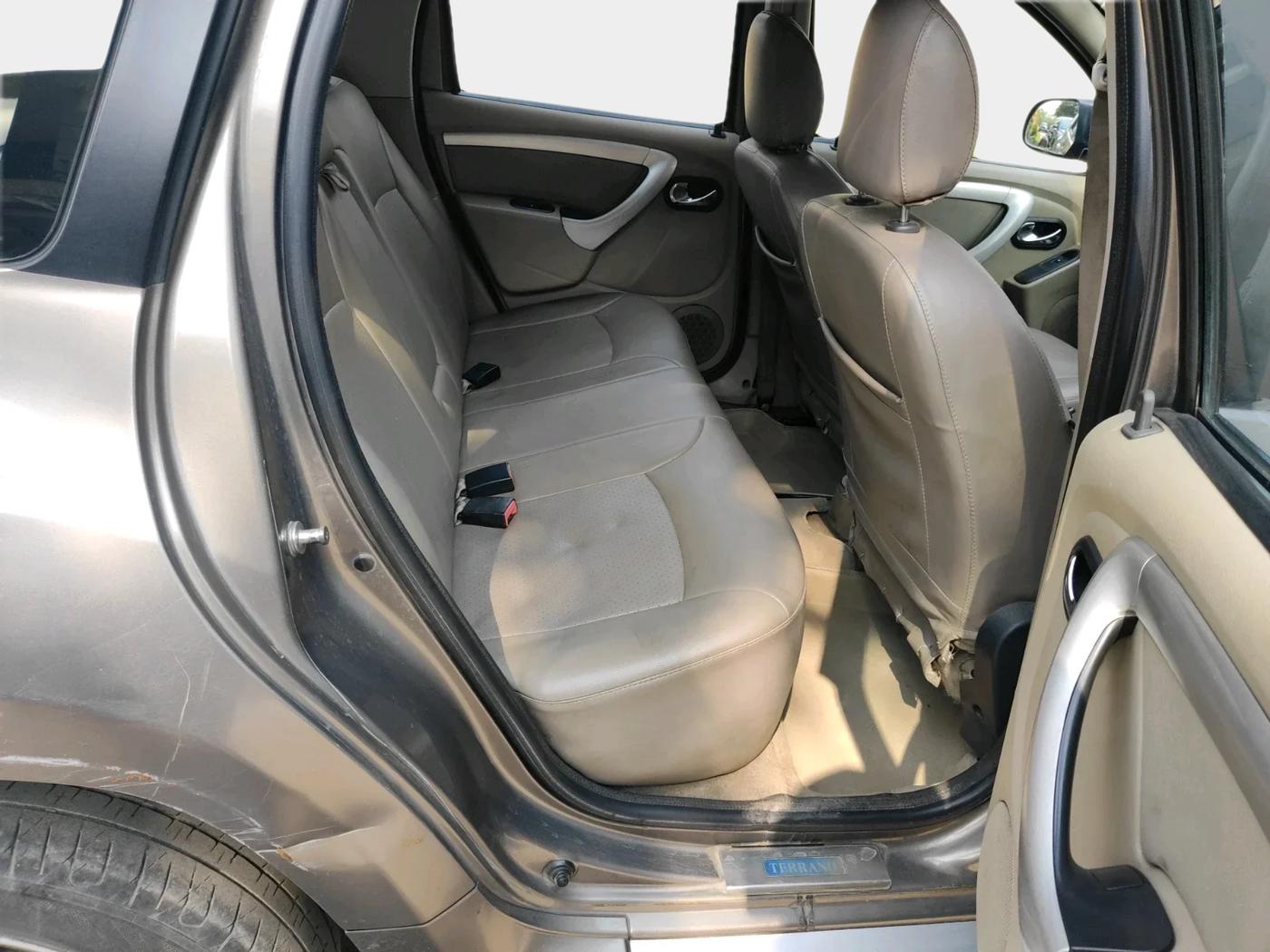 2015 Nissan Terrano XL O (D), Diesel, Manual, 1,67,437 km, interior