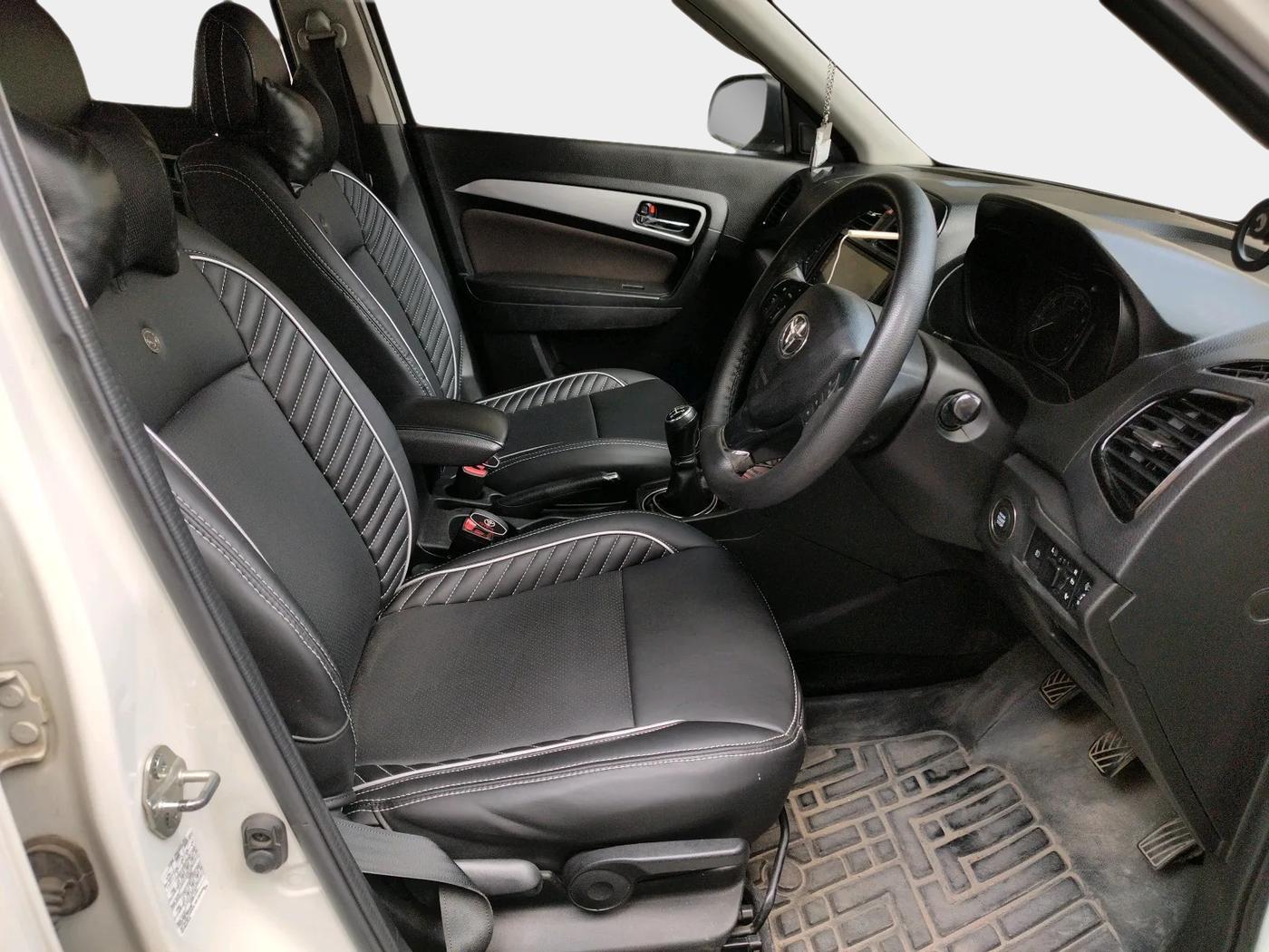 2021 Toyota URBAN CRUISER HIGH GRADE MT, Petrol, Manual, 7,40,000 km, interior