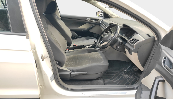 2021 Volkswagen TAIGUN HIGHLINE 1.0 TSI AT, Petrol, Automatic, 27,000 km, interior