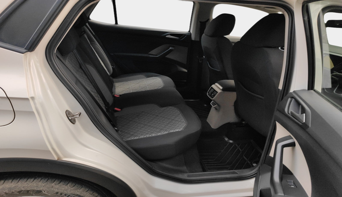 2021 Volkswagen TAIGUN HIGHLINE 1.0 TSI AT, Petrol, Automatic, 27,000 km, interior