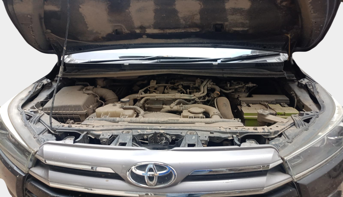 2016 Toyota Innova Crysta 2.4 VX 8 STR, Diesel, Manual, 1,49,830 km, exterior