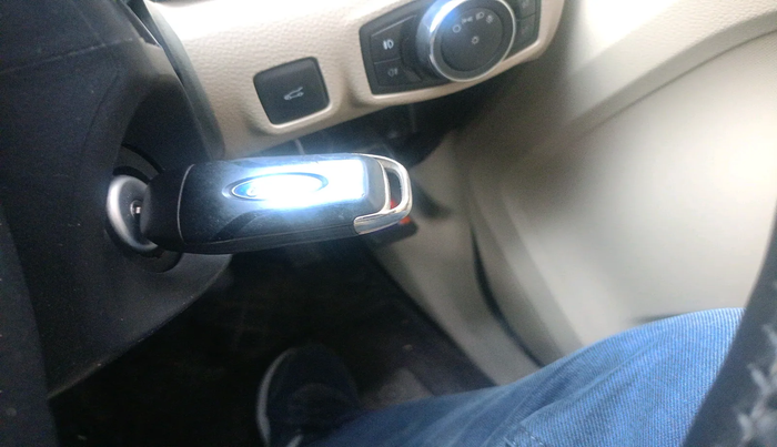 2017 Ford Endeavour TITANIUM 3.2 4X4 AT, Diesel, Automatic, 98,347 km, interior