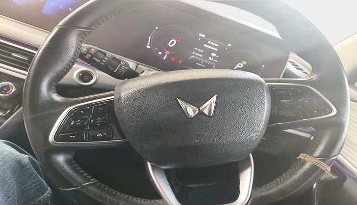 2021 Mahindra XUV700 AX 7 LUXURY P AT 7 STR, Petrol, Automatic, 35,569 km, interior