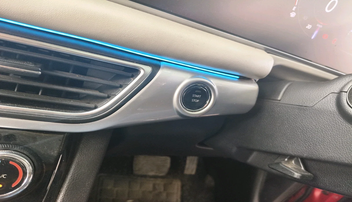 2021 Mahindra XUV700 AX 7 LUXURY P AT 7 STR, Petrol, Automatic, 35,569 km, interior