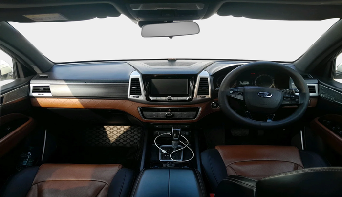 2019 Mahindra ALTURAS G4 4WD AT, Diesel, Automatic, 1,17,406 km, interior