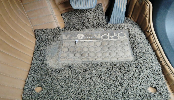 2017 Volvo XC 90 D5 Inscription, Diesel, Automatic, 1,18,067 km, interior