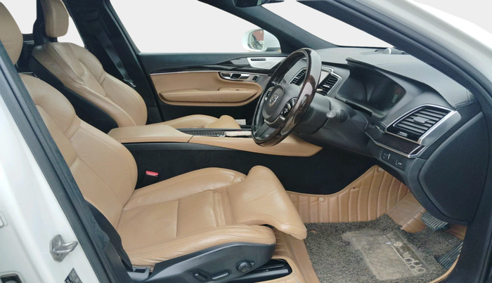 2017 Volvo XC 90 D5 Inscription, Diesel, Automatic, 1,18,067 km, interior
