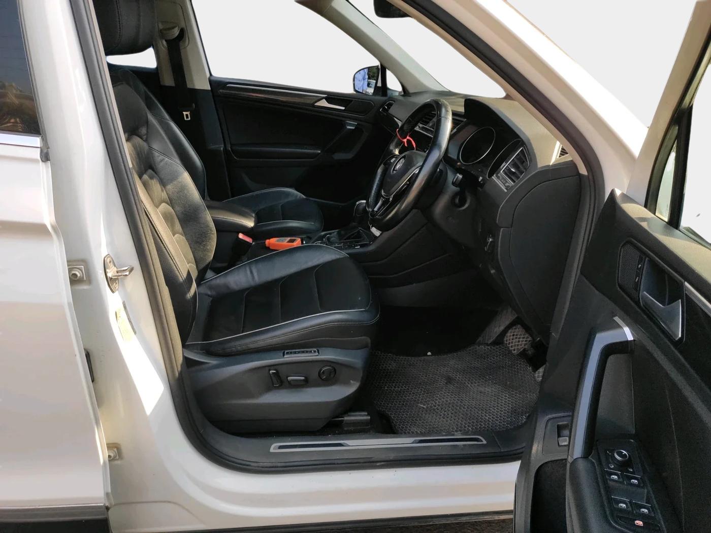 2019 Volkswagen TIGUAN HIGHLINE TDI AT, Diesel, Automatic, 1,49,104 km, interior