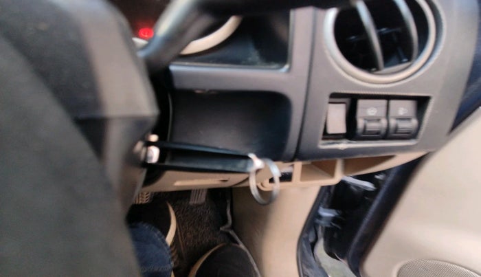 2011 Ford Endeavour 2.5L 4X2 MT, Diesel, Manual, 1,90,323 km, interior