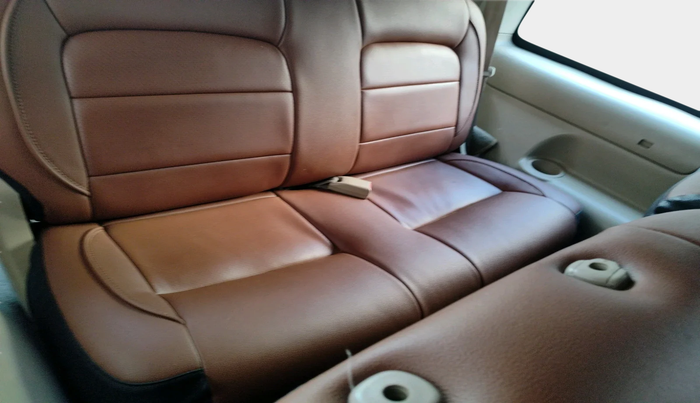 2011 Ford Endeavour 2.5L 4X2 MT, Diesel, Manual, 1,90,323 km, interior