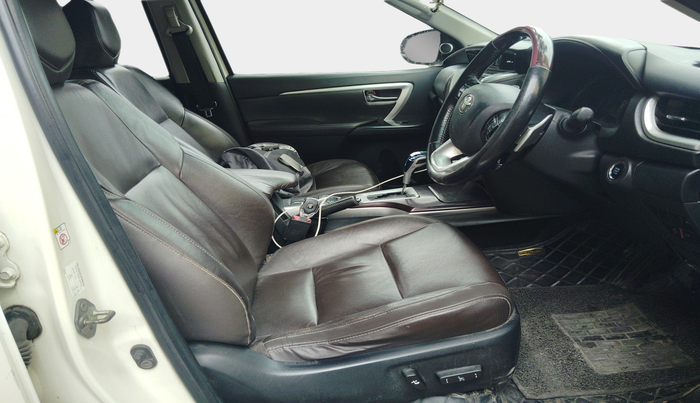 2017 Toyota Fortuner 2.8 4X2 AT, Diesel, Automatic, 1,50,197 km, interior